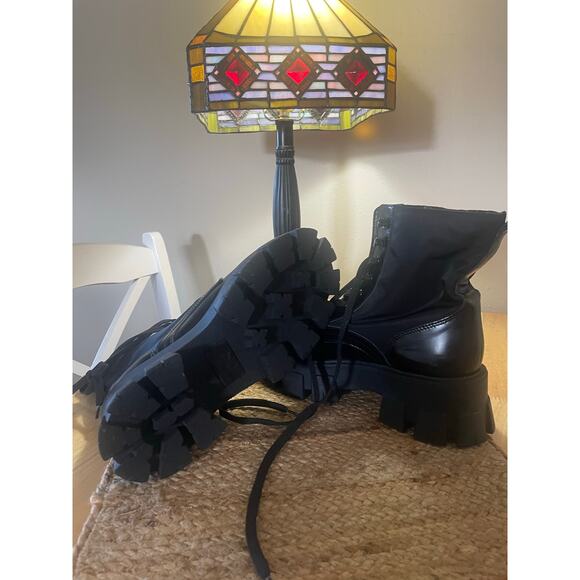 Marc Fischer Ltd Blk Womens Lug Sole Round Toe Block Heel Combat/Biker Boots S88 - Picture 6 of 9